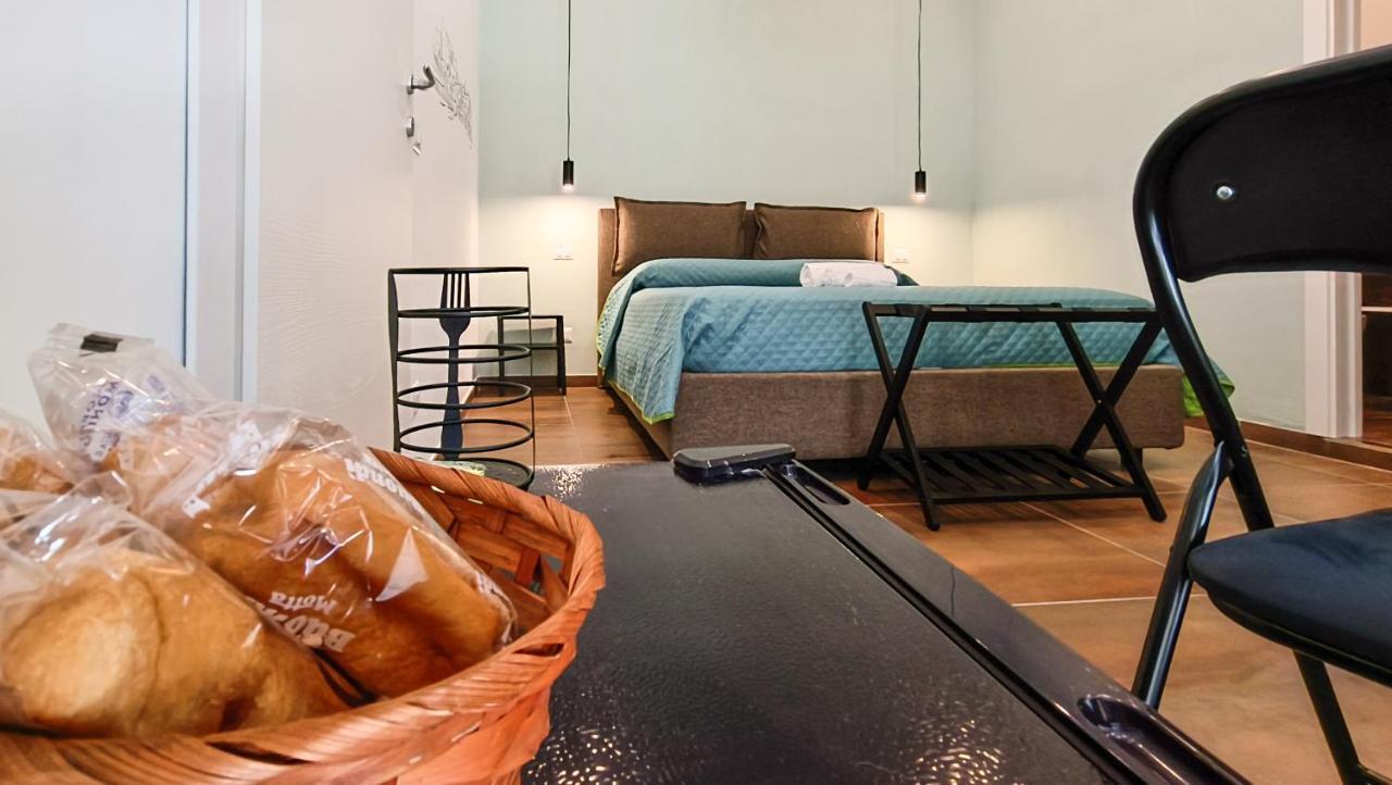 Bed and Breakfast Casa Calu Castel Sant'Elmo Neapel Exterior foto